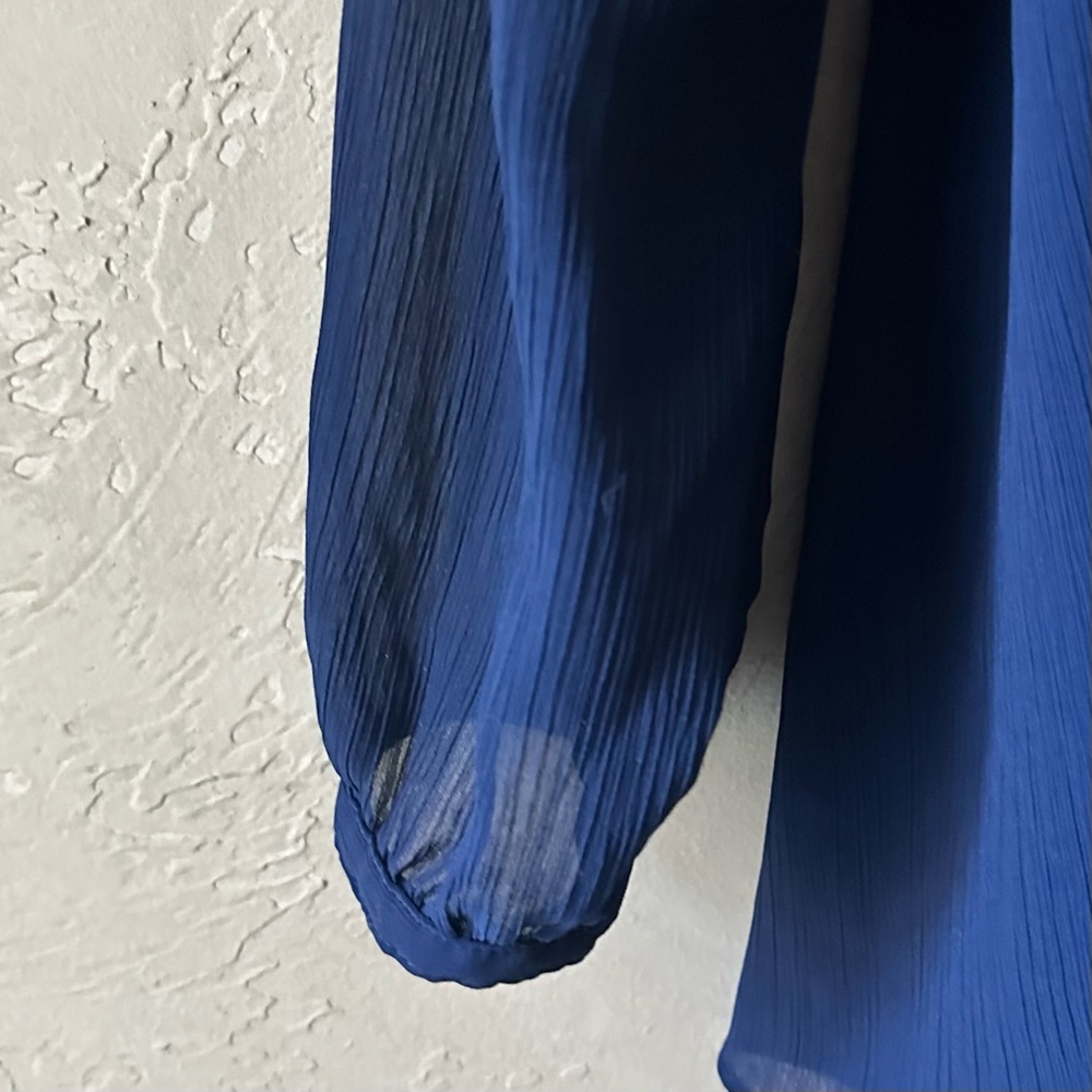 White House Black Market Navy Blue Top - Picture 3 of 7